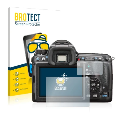 Vorderseite einer Produktverpackung mit dem Markenlogo BROTECT. Daneben ist das Gerät Pentax K-3 II mit dem zugehörigen Displa