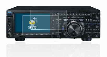 Abbildung des Geräts Yaesu FT-DX101D mit einer Vielzahl des Displayschutzes.