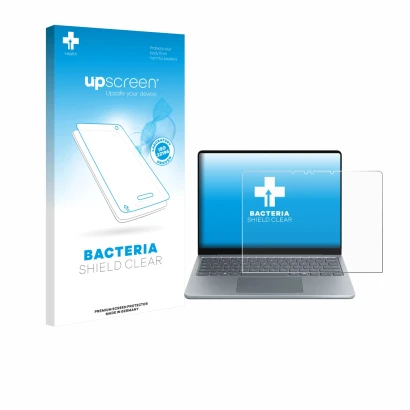 Vorderseite einer Produktverpackung mit dem Markenlogo upscreen. Daneben ist das Gerät Microsoft Surface Laptop 13" mit dem zu