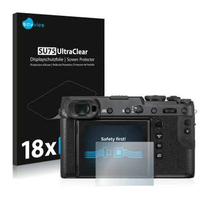 Vorderseite einer Produktverpackung mit dem Markenlogo Savvies. Daneben ist das Gerät Fujifilm GFX 50R mit dem zugehörigen Dis