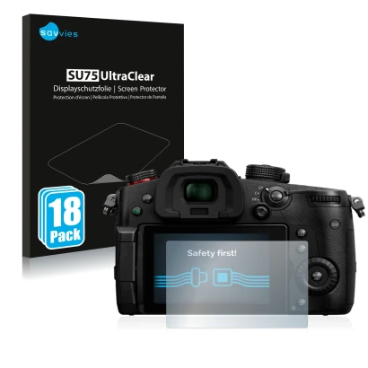 Vorderseite einer Produktverpackung mit dem Markenlogo Savvies. Daneben ist das Gerät Panasonic Lumix DC-GH5 II mit dem zugehö