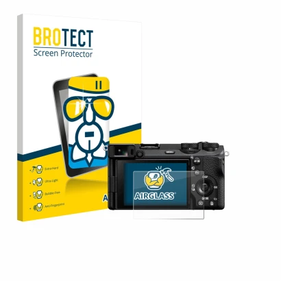 Vorderseite einer Produktverpackung mit dem Markenlogo BROTECT. Daneben ist das Gerät Sony Alpha 6700 mit dem zugehörigen Disp