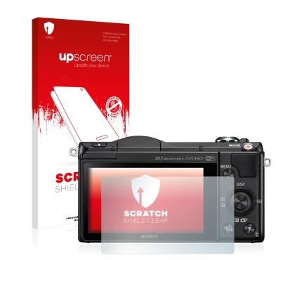 Vorderseite einer Produktverpackung mit dem Markenlogo upscreen. Daneben ist das Gerät Sony Alpha 5000 (DSLR-A5000) mit dem zu