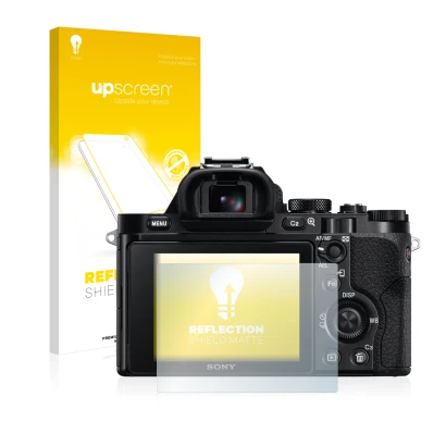 Vorderseite einer Produktverpackung mit dem Markenlogo upscreen. Daneben ist das Gerät Sony Alpha 7S mit dem zugehörigen Displ