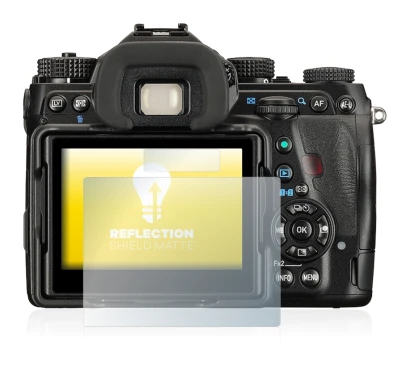 Abbildung des Geräts Pentax K-1 mit einer Vielzahl des Displayschutzes.