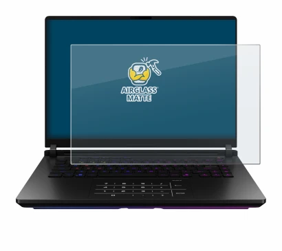 Abbildung des Geräts ASUS ROG Strix SCAR 18 2025 mit einer Vielzahl des Displayschutzes.