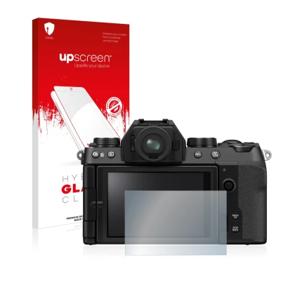 Vorderseite einer Produktverpackung mit dem Markenlogo upscreen. Daneben ist das Gerät Fujifilm X-S10 mit dem zugehörigen Disp