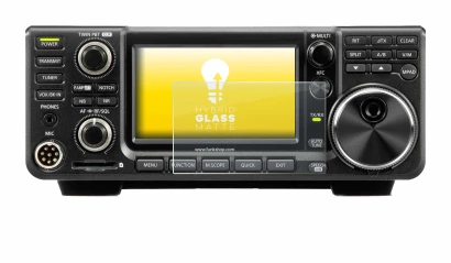 Abbildung des Geräts Icom IC-7300 mit einer Vielzahl des Displayschutzes.