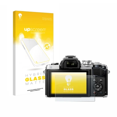 Vorderseite einer Produktverpackung mit dem Markenlogo upscreen. Daneben ist das Gerät Olympus OM-D E-M10 Mark III mit dem zug