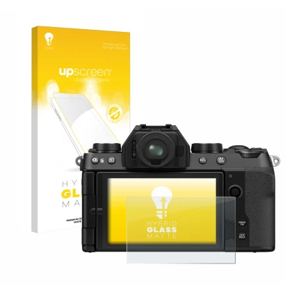 Vorderseite einer Produktverpackung mit dem Markenlogo upscreen. Daneben ist das Gerät Fujifilm X-S10 mit dem zugehörigen Disp