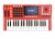 Abbildung des Geräts Akai Professional MPC Key 37 mit einer Vielzahl des Displayschutzes.