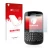 Vorderseite einer Produktverpackung mit dem Markenlogo upscreen. Daneben ist das Gerät RIM BlackBerry Bold Touch 9900 mit dem 