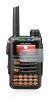 Abbildung des Geräts Yaesu FT-70DR mit einer Vielzahl des Displayschutzes.